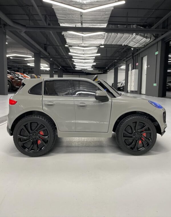 Porsche Cayenne - Image 5