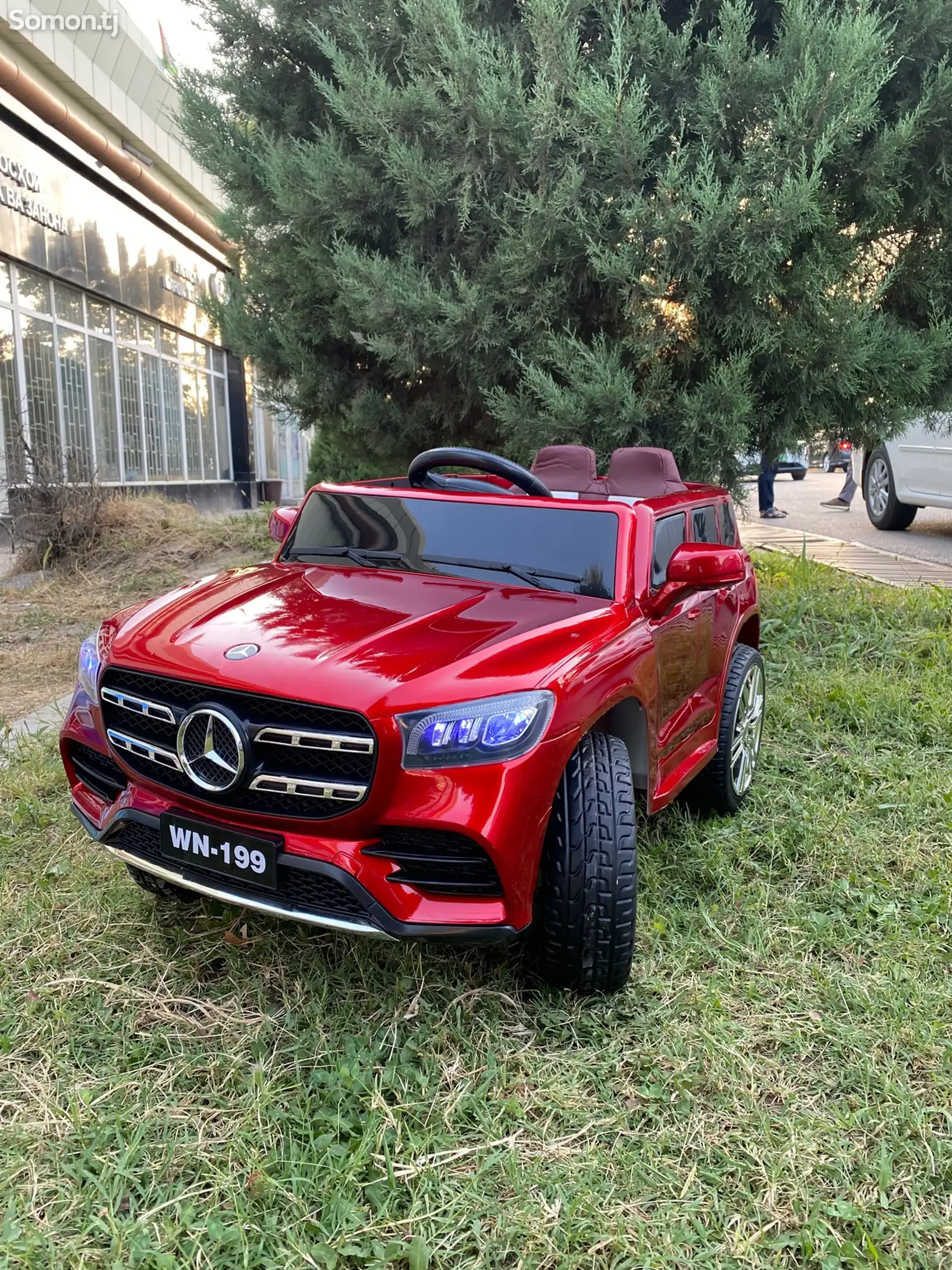 Mercedes GLE Maybach 4x4 Crveni - Image 4
