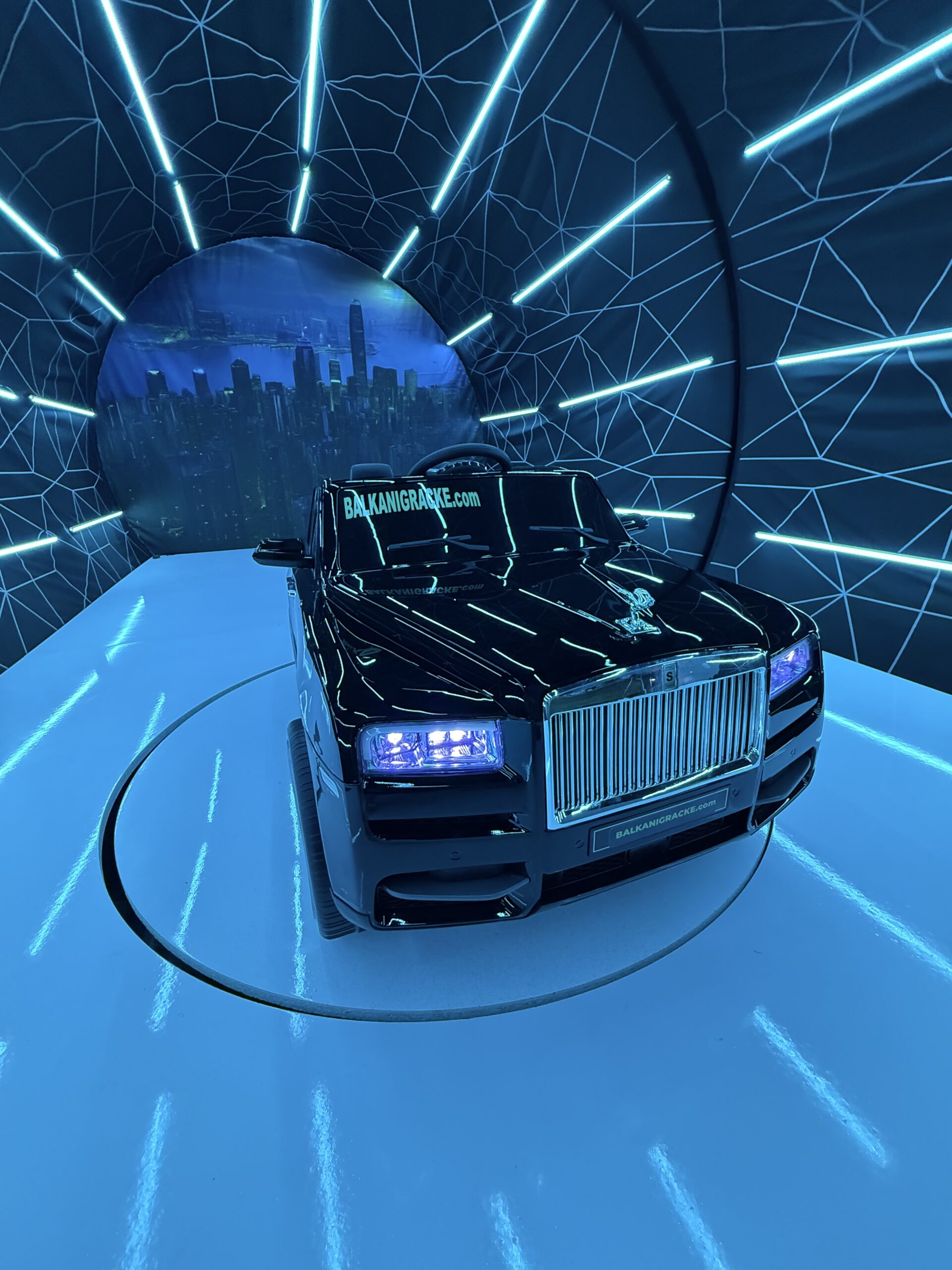 Rolls Royce Phantom Veliki 4×4 - Image 4