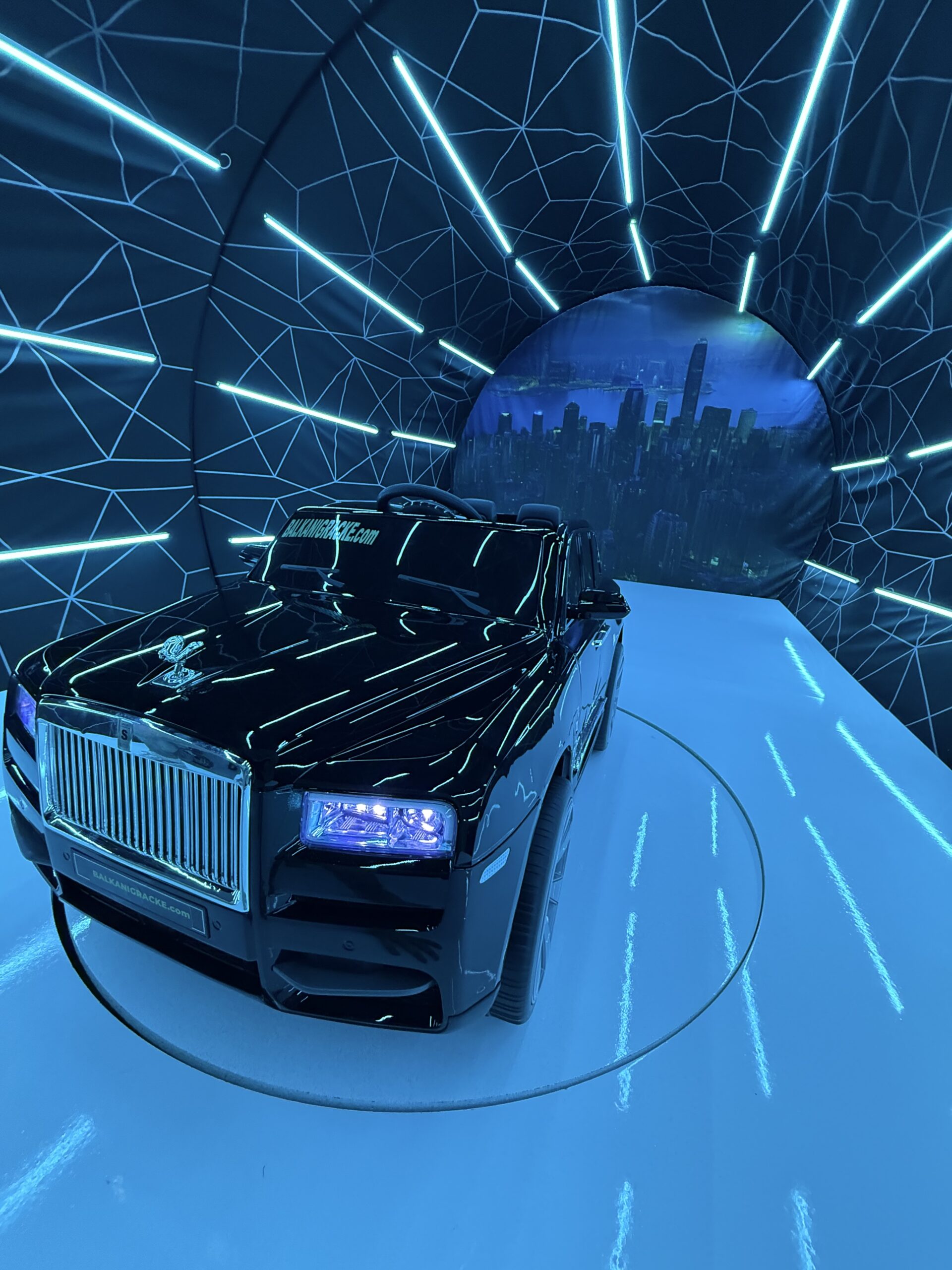 Rolls Royce Phantom Veliki 4×4 - Image 11